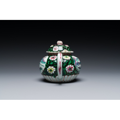 249 - A Chinese famille rose teapot and cover on stand, YongzhengDescription:L.: 15,5 cm - H.: 9 cm (the t... 