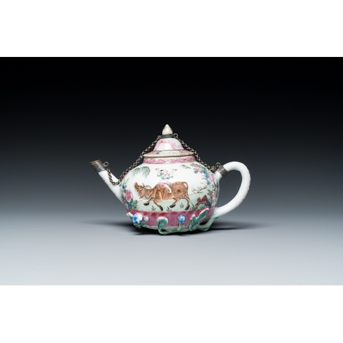 250 - A Chinese famille rose teapot, four cups and three saucers, YongzhengDescription:L.: 16,5 cm - H.: 1... 