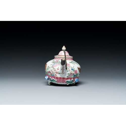 250 - A Chinese famille rose teapot, four cups and three saucers, YongzhengDescription:L.: 16,5 cm - H.: 1... 