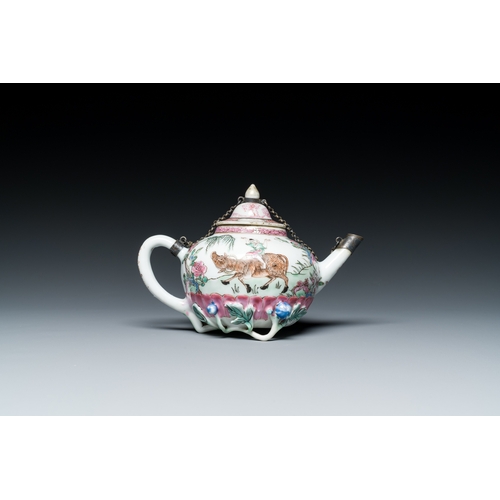 250 - A Chinese famille rose teapot, four cups and three saucers, YongzhengDescription:L.: 16,5 cm - H.: 1... 