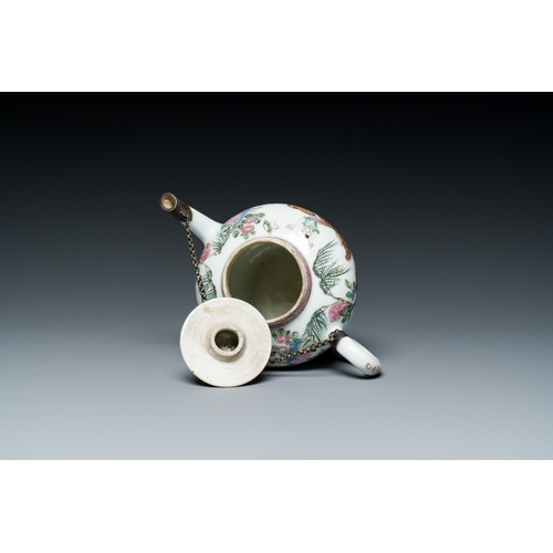 250 - A Chinese famille rose teapot, four cups and three saucers, YongzhengDescription:L.: 16,5 cm - H.: 1... 