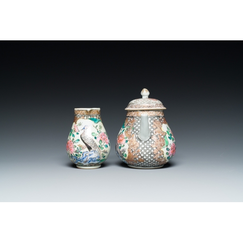 252 - A Chinese famille rose 'pheasants' teapot and milk jug, YongzhengDescription:L.: 15 cm - H.: 12,5 cm... 