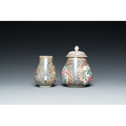 252 - A Chinese famille rose 'pheasants' teapot and milk jug, YongzhengDescription:L.: 15 cm - H.: 12,5 cm... 