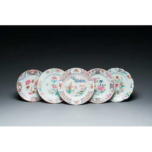 266 - Five Chinese famille rose plates, Yongzheng/QianlongDescription:Dia.: 23 cm (the largest plate)Condi... 