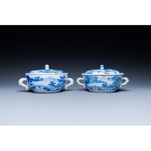 297 - A pair of Chinese blue and white bowls and covers, KangxiDescription:L.: 19 cm - H.: 9,5 cmCondition... 