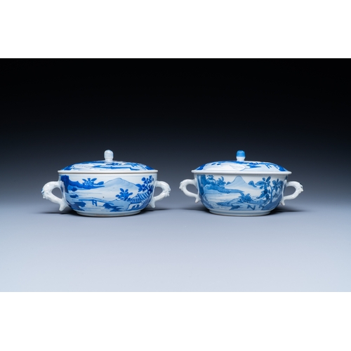 297 - A pair of Chinese blue and white bowls and covers, KangxiDescription:L.: 19 cm - H.: 9,5 cmCondition... 