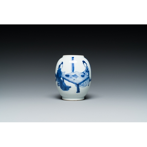 303 - A Chinese blue and white 'Long Eliza' tea caddy, KangxiDescription:H.: 8,5 cmCondition reports:Pleas... 