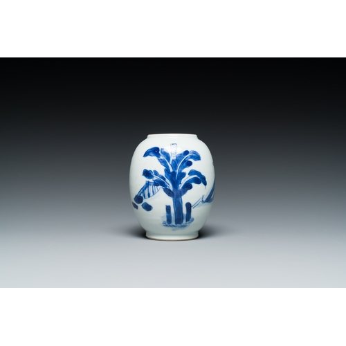 303 - A Chinese blue and white 'Long Eliza' tea caddy, KangxiDescription:H.: 8,5 cmCondition reports:Pleas... 