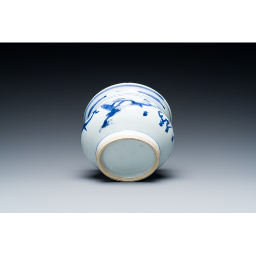 308 - A Chinese blue and white 'dragon' censer, KangxiDescription:H.: 10,5 cm - Dia.: 16 cmCondition repor... 