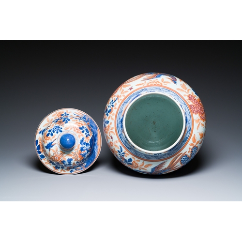 317 - A Chinese blue, white and copper-red Imari-style vase and cover, KangxiDescription:H.: 58 cm (the va... 