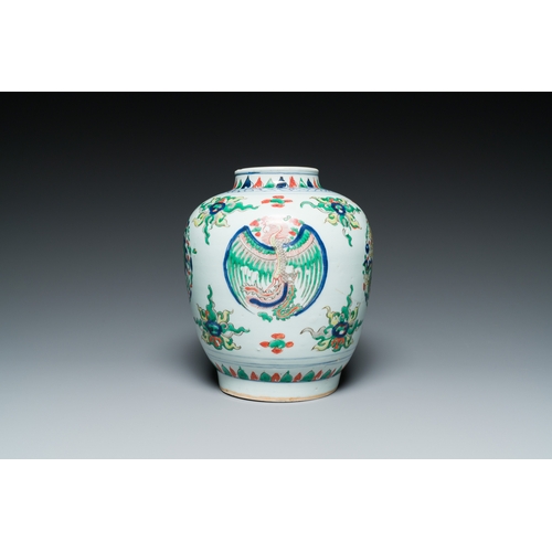 322 - A Chinese wucai 'dragon' vase, KangxiDescription:H.: 24 cmCondition reports:Please contact us on inf... 