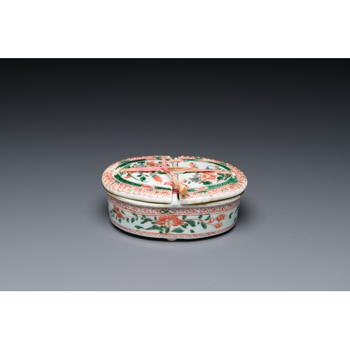 330 - A rare Chinese famille verte spice box and cover, KangxiDescription:L.: 13 cm - H.: 5 cmCondition re... 