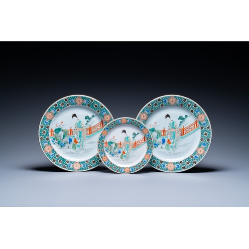 338 - A pair of Chinese famille verte dishes and a plate with a mother and her son, KangxiDescription:Dia.... 