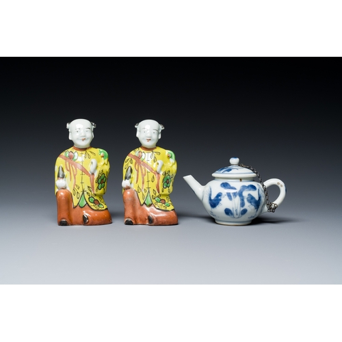 341 - A varied collection of Chinese porcelain, Kangxi and laterDescription:Dia.: 16,5 cm (the pair of pla... 