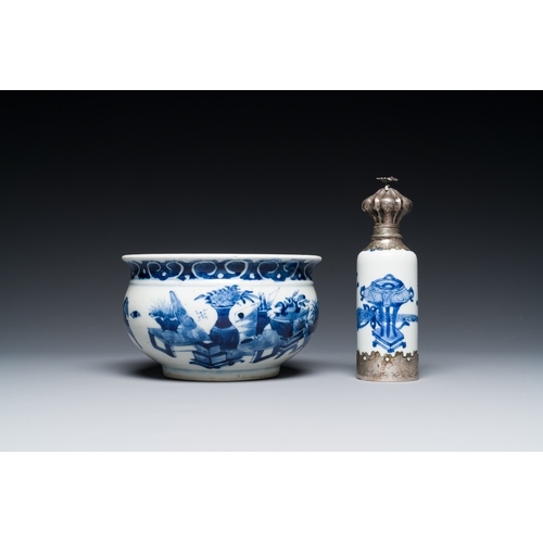 353 - A Chinese blue and white bottle vase, a censer, a bottle and a famille verte plate, Kangxi and later... 