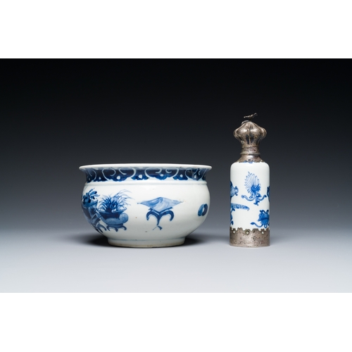 353 - A Chinese blue and white bottle vase, a censer, a bottle and a famille verte plate, Kangxi and later... 