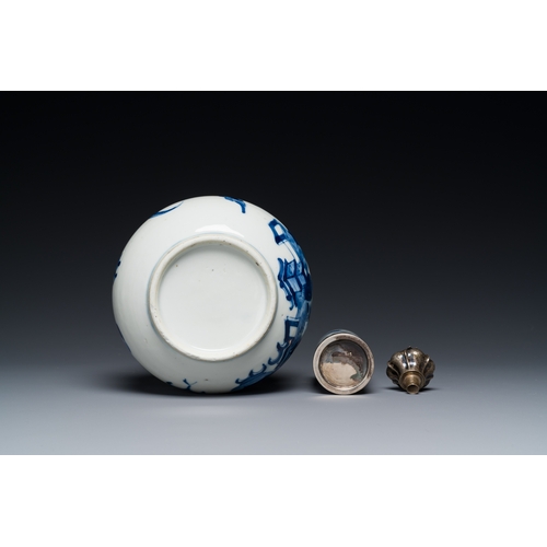 353 - A Chinese blue and white bottle vase, a censer, a bottle and a famille verte plate, Kangxi and later... 