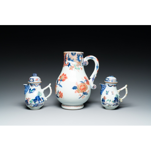 355 - A large Chinese verte-Imari jug and two pairs of covered jugs on stands, Kangxi/QianlongDescription:... 