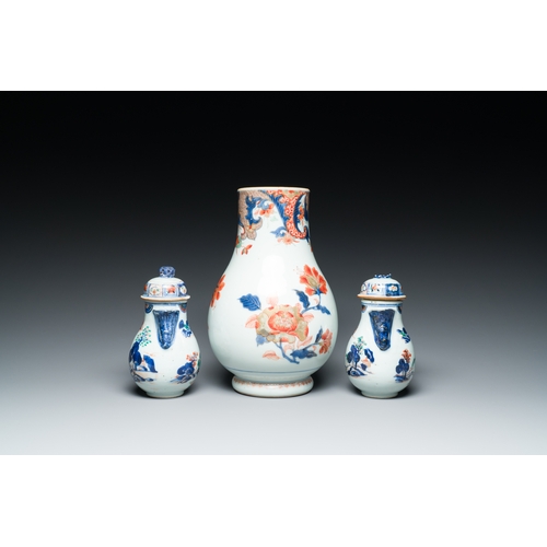 355 - A large Chinese verte-Imari jug and two pairs of covered jugs on stands, Kangxi/QianlongDescription:... 