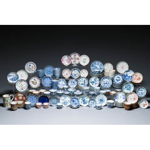 362 - A very extensive collection of Chinese cups and saucers, Kangxi and laterDescription:Dia.: 14 cm (th... 