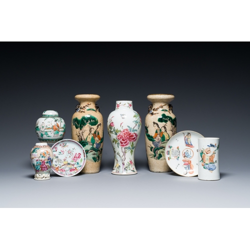 367 - A varied collection of Chinese famille rose and famille verte porcelain, Yongzheng and laterDescript... 