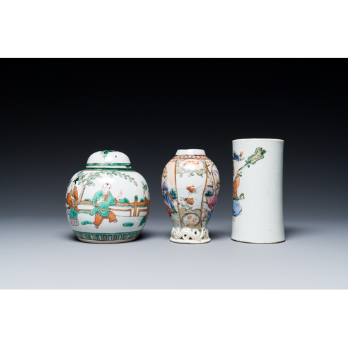 367 - A varied collection of Chinese famille rose and famille verte porcelain, Yongzheng and laterDescript... 