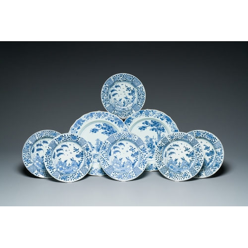 370 - A pair of Chinese blue and white dishes and six plates, Kangxi/QianlongDescription:Dia.: 32 cm (the ... 