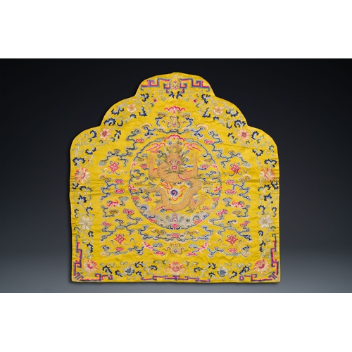 405 - An imperial Chinese embroidered silk gold-thread yellow-ground cushion cover, 19th C.Description:Dim... 