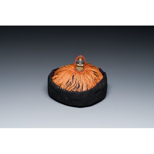 407 - A Chinese Mandarin official's court hat of 5th rank, 19th C.Description:Dia.: 19 cm - H.: ca. 12 cmC... 