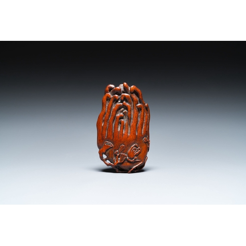 410 - A Chinese bamboo wood carving of a Buddha's hand, 17/18th C.Description:Dim.: 13 x 8 x 3 cm Provenan... 