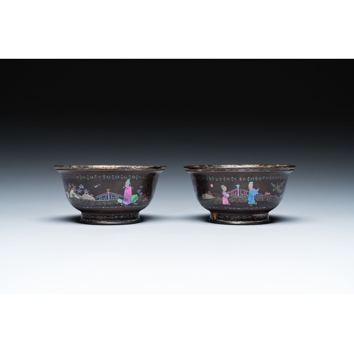 425 - Two Chinese lac-burgaute bowls with silvered interiors, KangxiDescription:Dia.: 10 cm - H.: 5 cm Pro... 