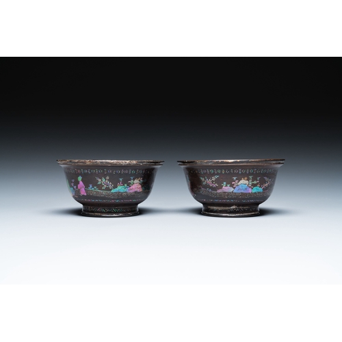 425 - Two Chinese lac-burgaute bowls with silvered interiors, KangxiDescription:Dia.: 10 cm - H.: 5 cm Pro... 