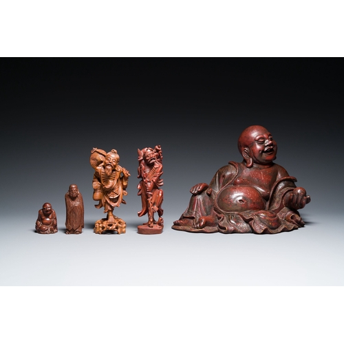 432 - Five Chinese and Japanese wood sculptures, 19/20th C.Description:H.: 29 cm (the tallest)Condition re... 