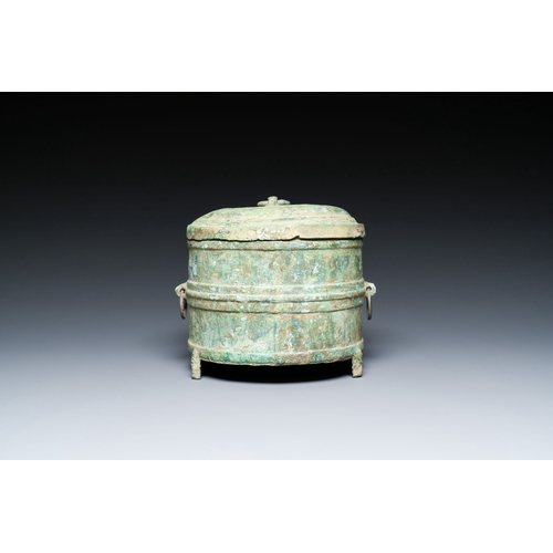 440 - A Vietnamese bronze wine warming bowl, 'jiuzun', Han-Viet period, 1st/3rd C.Description:H.: 14 cm Pr... 