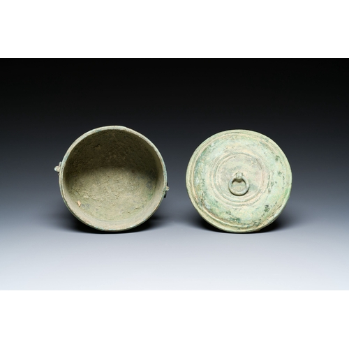 440 - A Vietnamese bronze wine warming bowl, 'jiuzun', Han-Viet period, 1st/3rd C.Description:H.: 14 cm Pr... 