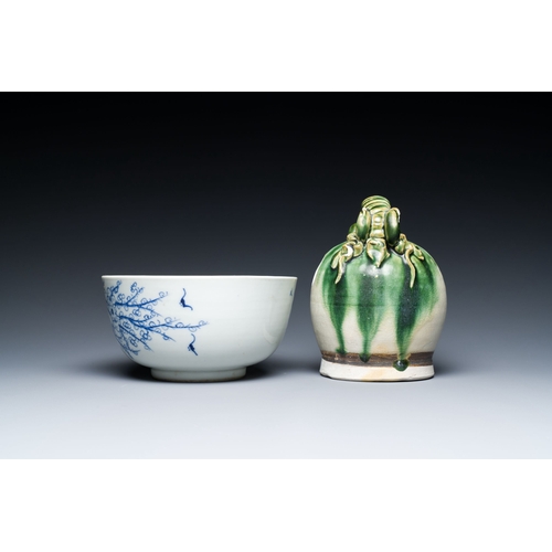 443 - A Chinese blue and white 'Bleu de Hue' bowl and a green-glazed lime pot for the Vietnamese market, t... 