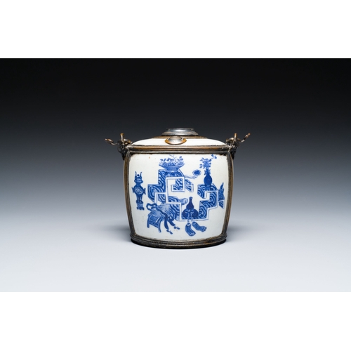 456 - A Chinese blue and white 'Bleu de Hue' waterpipe for the Vietnamese market, Tho mark, 19th C.Descrip... 