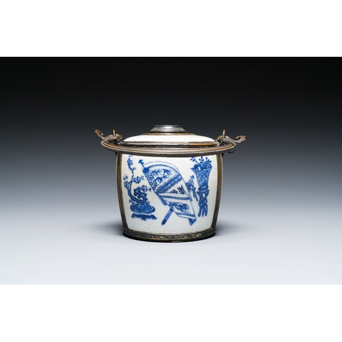 456 - A Chinese blue and white 'Bleu de Hue' waterpipe for the Vietnamese market, Tho mark, 19th C.Descrip... 