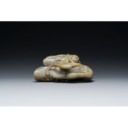 467 - A Chinese celadon jade group of two mandarin ducks, MingDescription:Dim.: 18 x 10 x 8,5 cm Provenanc... 