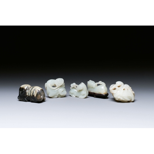 482 - Five Chinese white, celadon and grey-black jade carvings, Qing/RepublicDescription:Dim.: 5,3 x 3 x 3... 