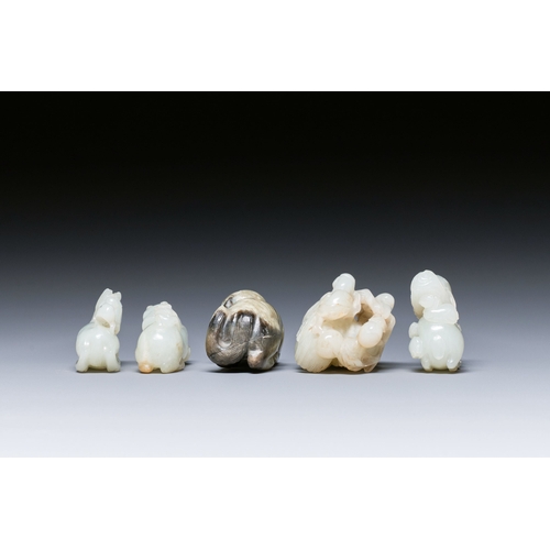 482 - Five Chinese white, celadon and grey-black jade carvings, Qing/RepublicDescription:Dim.: 5,3 x 3 x 3... 