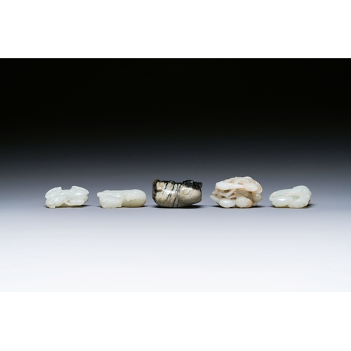 482 - Five Chinese white, celadon and grey-black jade carvings, Qing/RepublicDescription:Dim.: 5,3 x 3 x 3... 