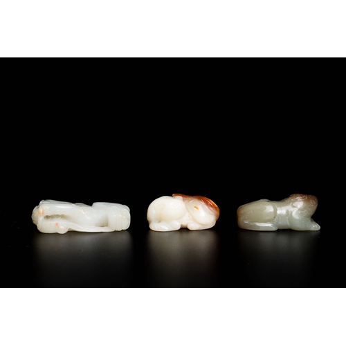 484 - Three Chinese white and celadon jade carvings of animals, Qing/RepublicDescription:Dim.: 5 x 3 x 2 c... 