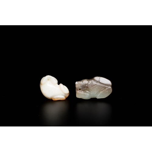 484 - Three Chinese white and celadon jade carvings of animals, Qing/RepublicDescription:Dim.: 5 x 3 x 2 c... 