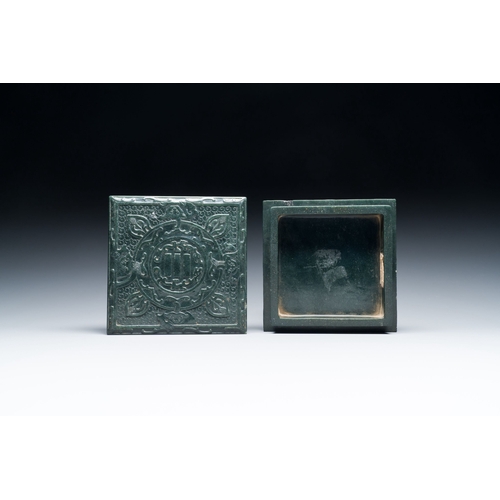 488 - A square Chinese spinach jade box and cover, 19th C.Description:Dim.: 11,5 x 11,5 x 4,5 cmCondition ... 