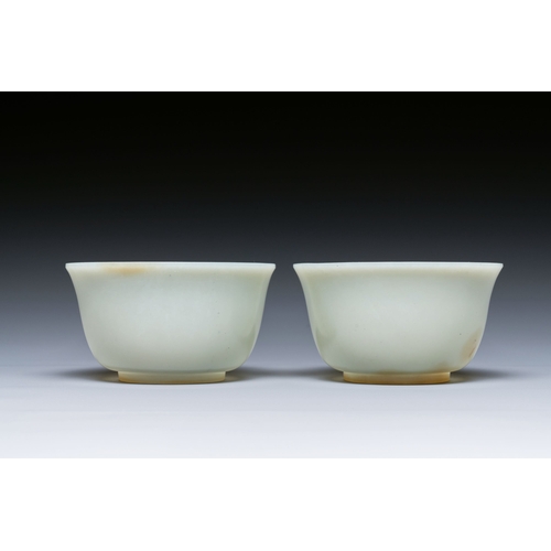 491 - A pair of Chinese pale celadon jade bowls, 19th C.Description:Dia.: 10 cm - H.: 5,5 cmCondition repo... 