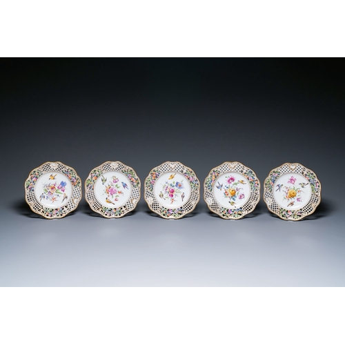 1028 - Nineteen polychrome Dresden porcelain plates and dishes, Meyers & Sohn, Germany, 19th C.Description:... 