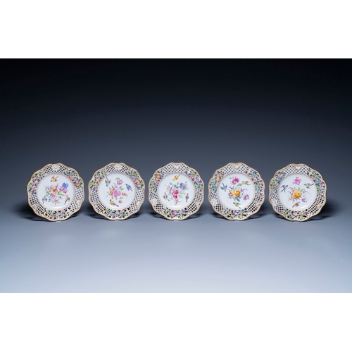 1028 - Nineteen polychrome Dresden porcelain plates and dishes, Meyers & Sohn, Germany, 19th C.Description:... 