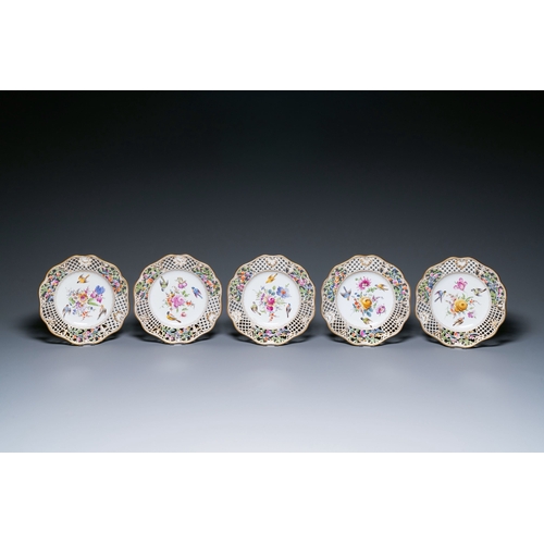 1028 - Nineteen polychrome Dresden porcelain plates and dishes, Meyers & Sohn, Germany, 19th C.Description:... 