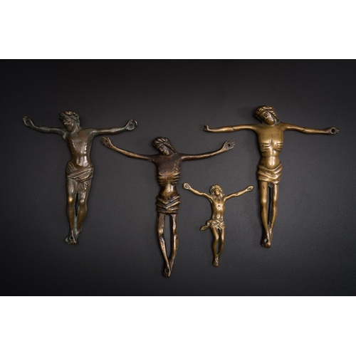 1035 - Four bronze Corpus Christi, 16/17th C.Description:H.: 13,5 cm (the tallest)Condition reports:Please ... 